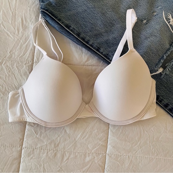 PINK Victoria's Secret Other - White PINK Bra size 34b NWOT